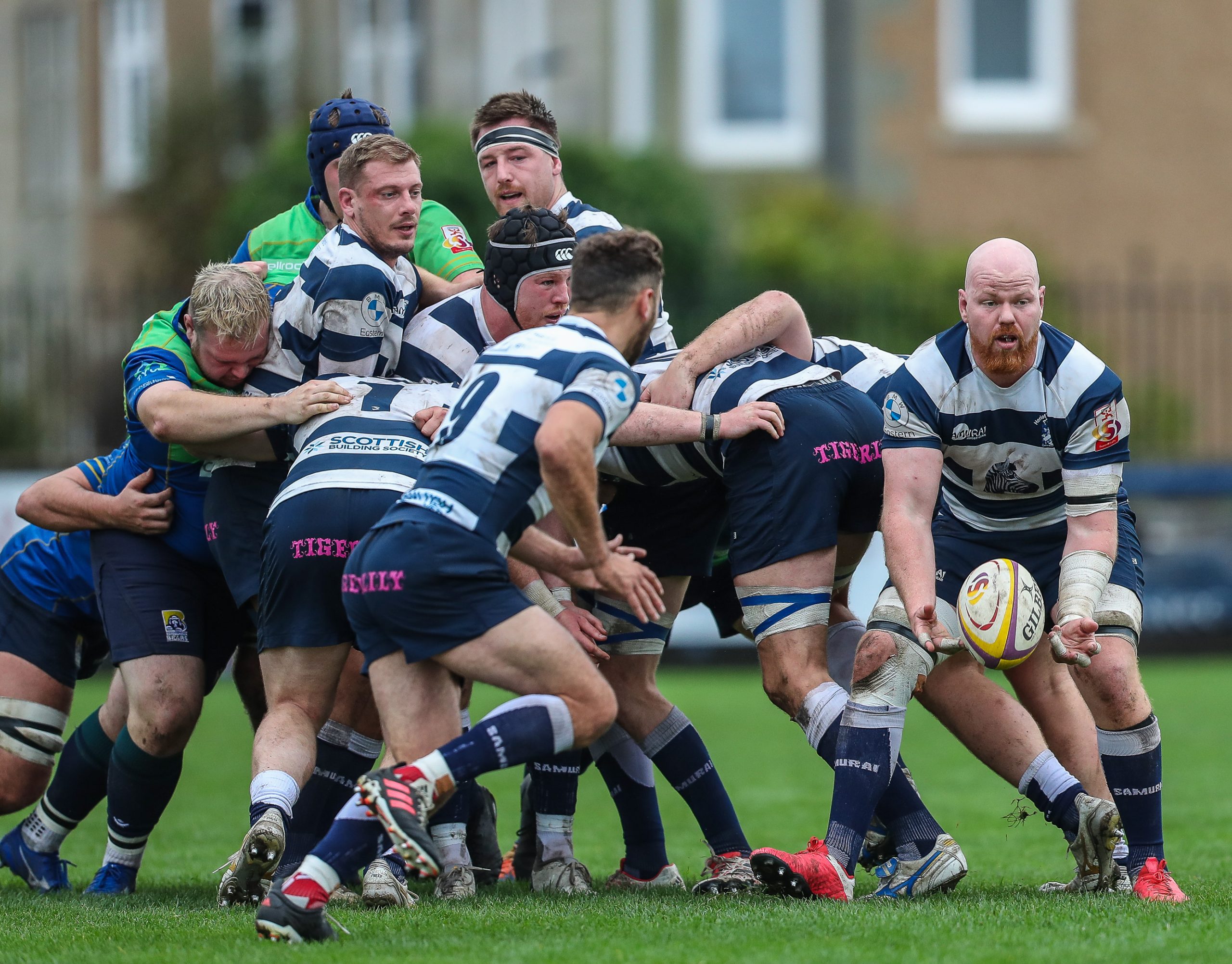 Heriots Jason Hill pops a pass to  Lloyd Wheeldon FOSROC Super 6 match between Heriot's Rugby and Boroughmuir Bears at Goldenacre, Edinburgh on 09/10/2021. 

(Photo: 39 Design Photography)